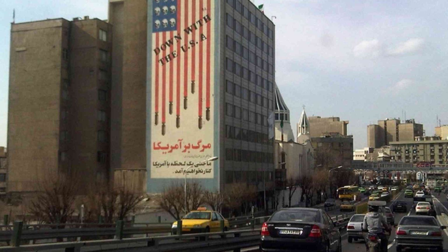 L'Iran raziona il petrolio per aiutare i poveri (e prevenire rivolte)