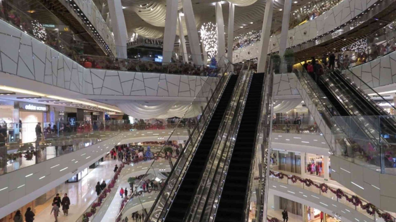 Fermiamo il culto del capitalismo. Quando il denaro si sostituisce a Dio