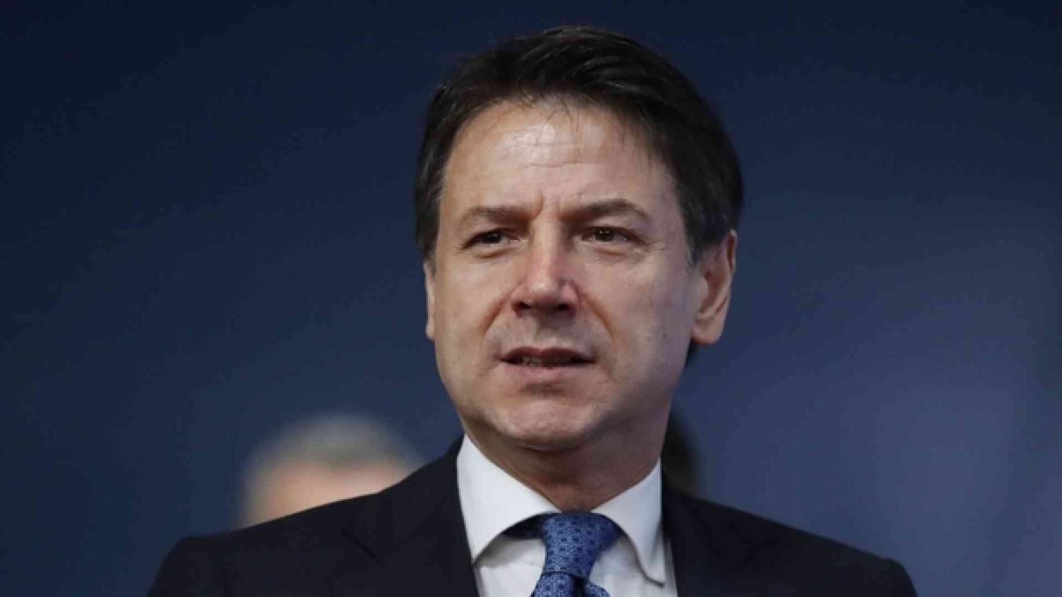PopBari, Conte: non tuteleremo nessun banchiere. Di Maio attacca