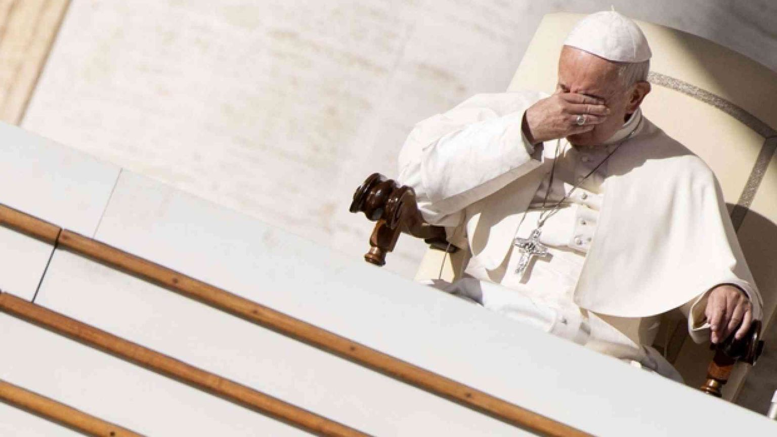 Papa Francesco abolisce il segreto pontificio