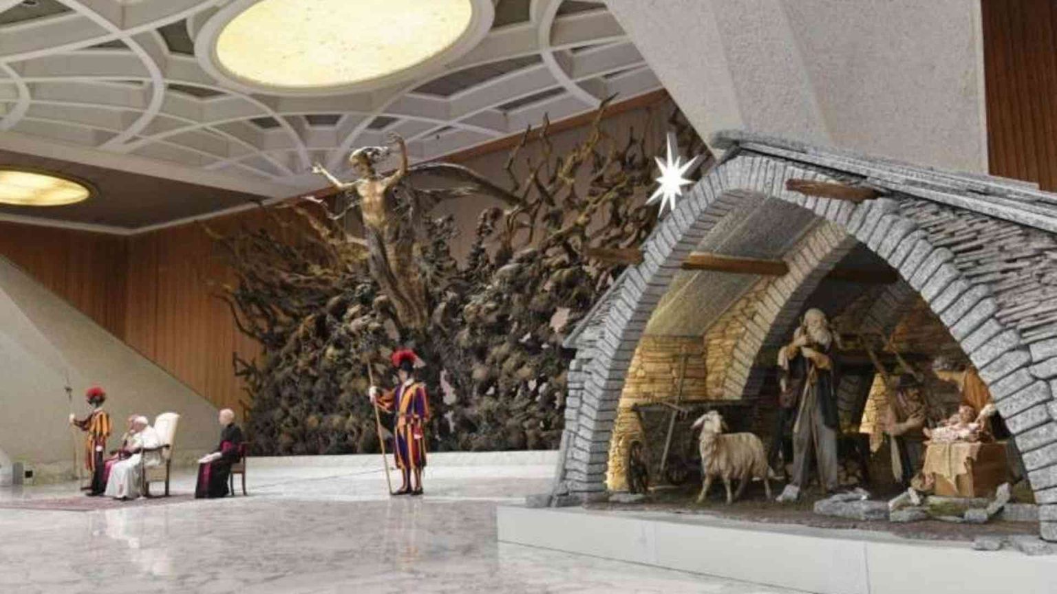 Il Papa: il presepe è Vangelo domestico