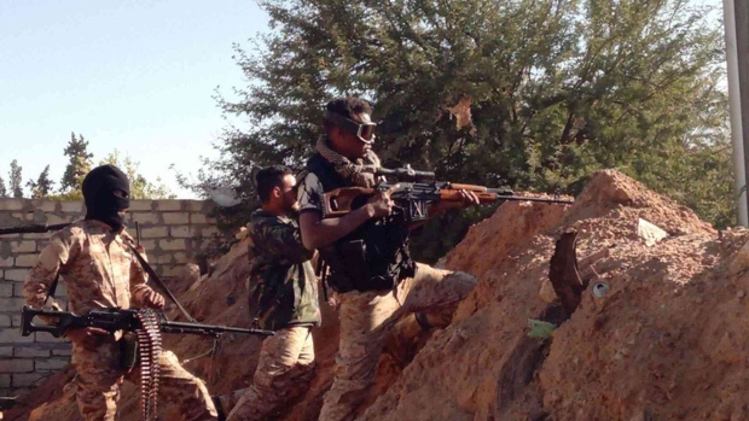 Haftar avanza e il presidente Sarraj chiede armi agli amici, Italia compresa