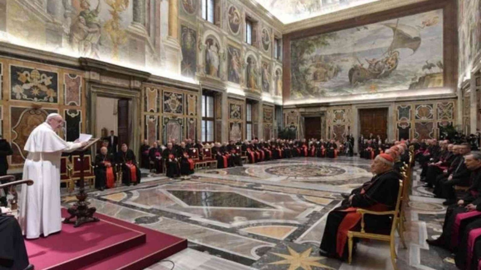 Il Papa: «Oggi l'Occidente non è più cristiano»