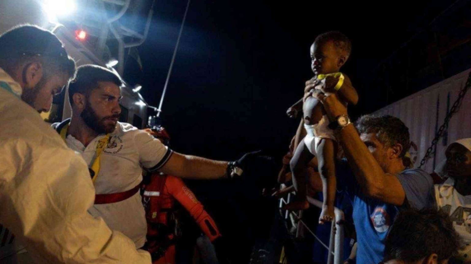 Il piccolo salvato in mare e ora accolto al Sermig di Torino