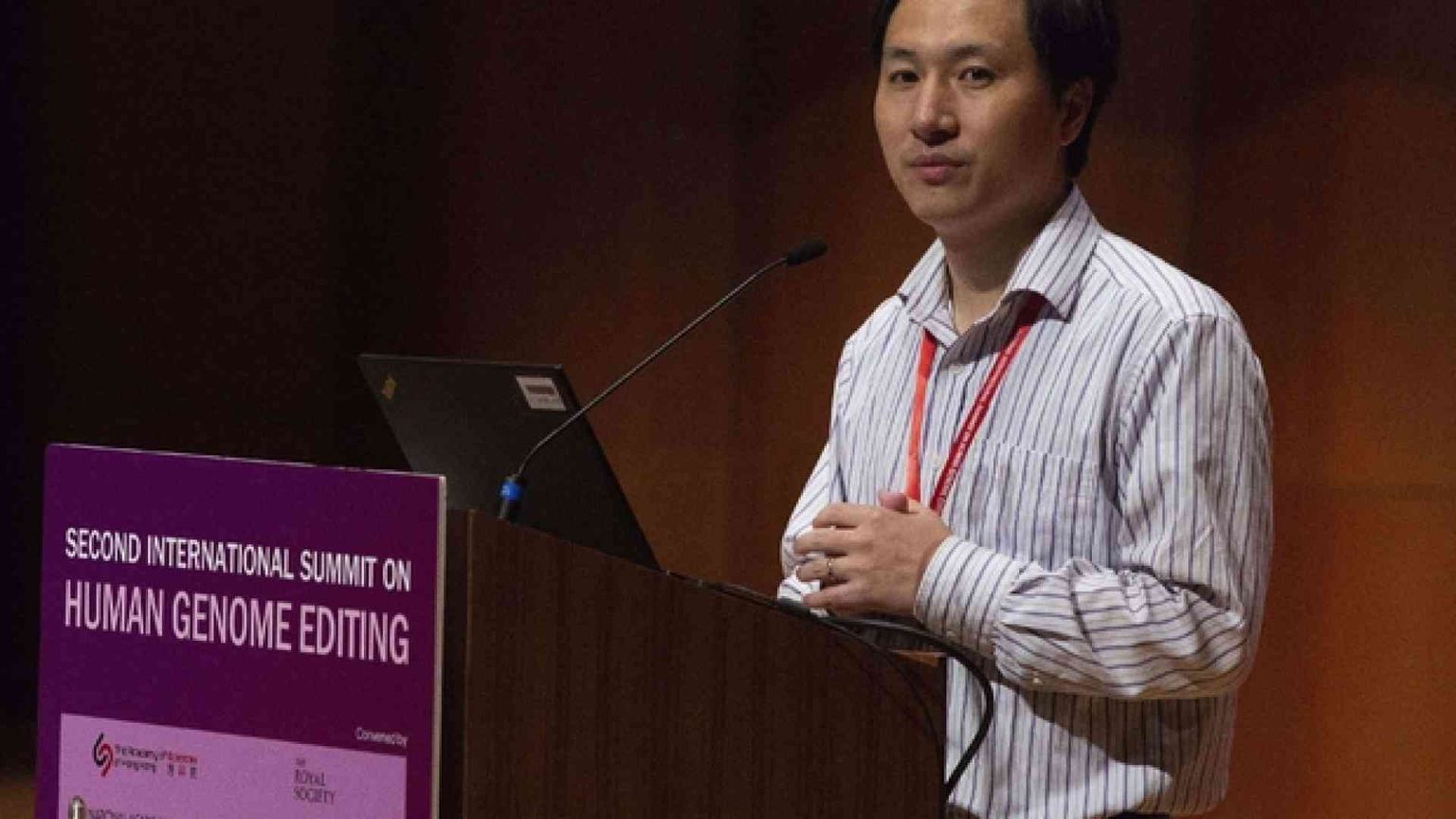 Gemelli con Dna modificato, condannato a 3 anni lo scienziato cinese