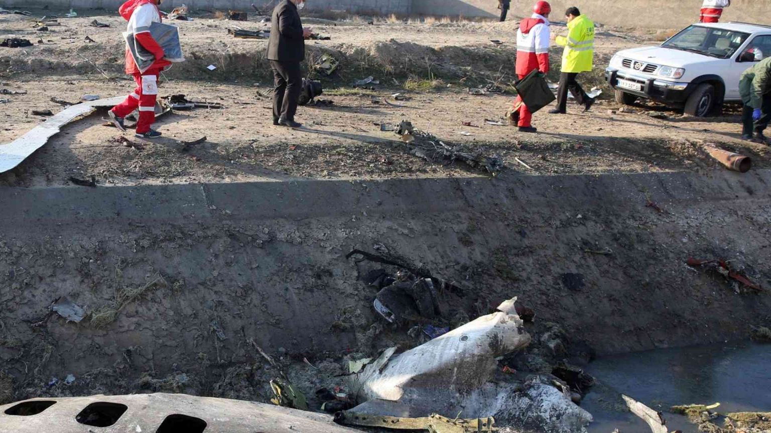 Aereo ucraino precipita dopo il decollo da Teheran: 176 morti