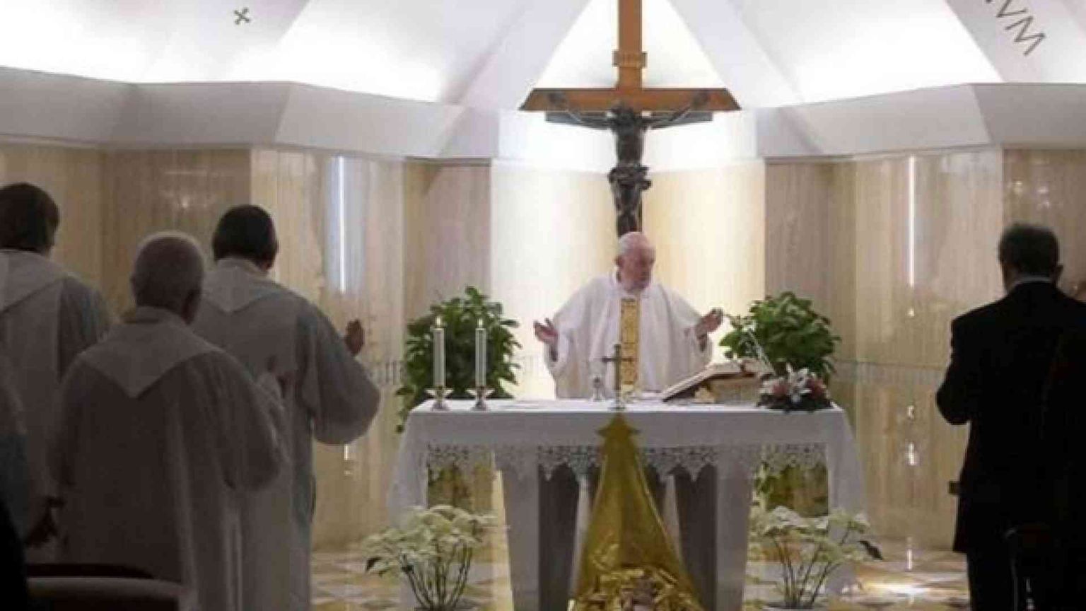 Il Papa: oggi tanti fuochi di guerra, la vera pace si semina nel cuore