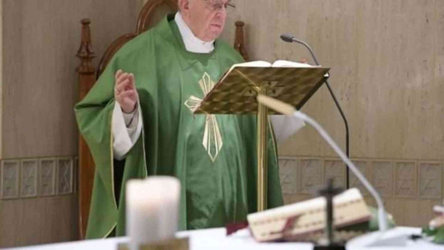 Il Papa: l'autorità non è comando, ma coerenza e testimonianza