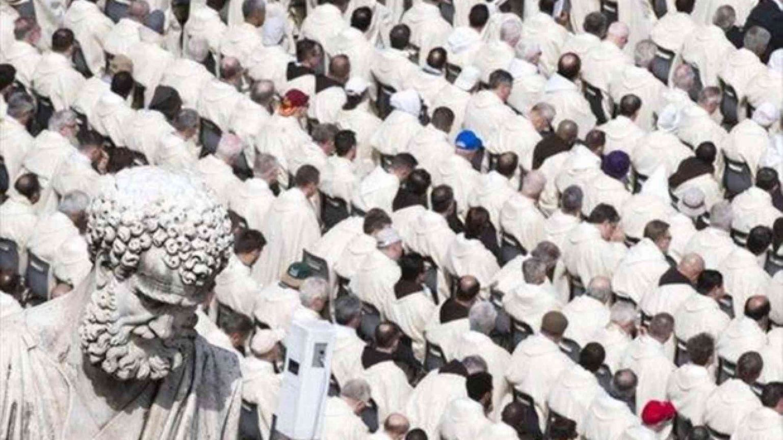 Il celibato dei preti è una «prassi che diventa norma nel 1215»