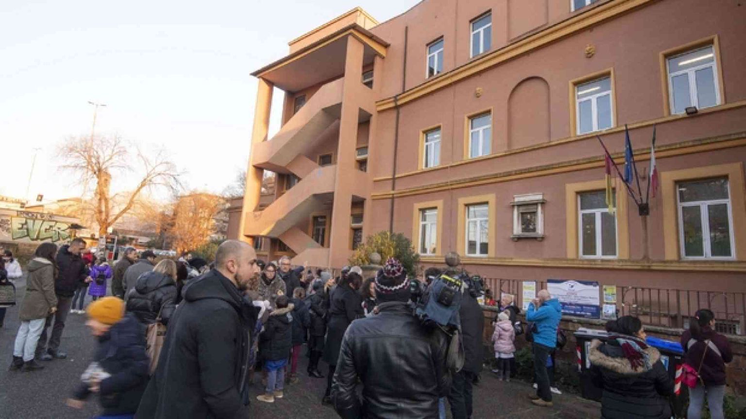«Da noi soltanto benestanti». Bufera sulla scuola classista