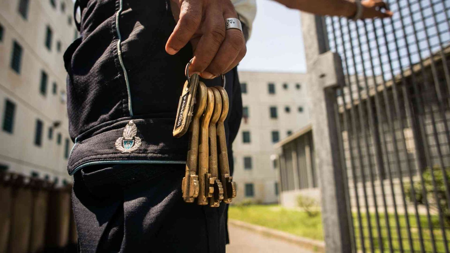 Sovraffollamento, suicidi, aggressioni: l'allarme del Garante dei detenuti