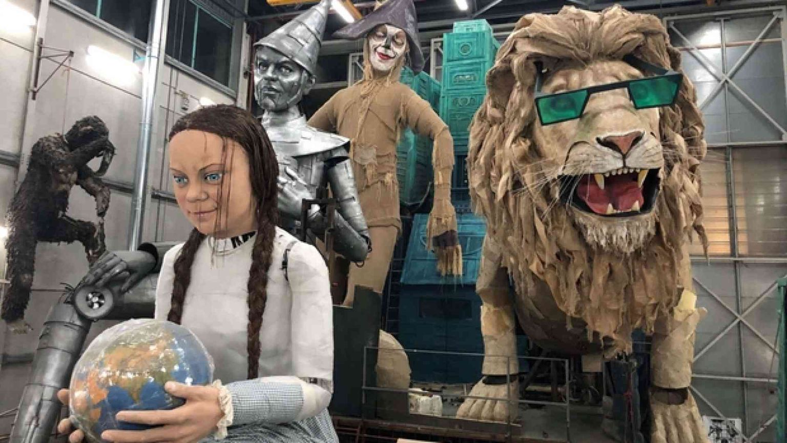 Anche Greta sfila al Carnevale di Viareggio