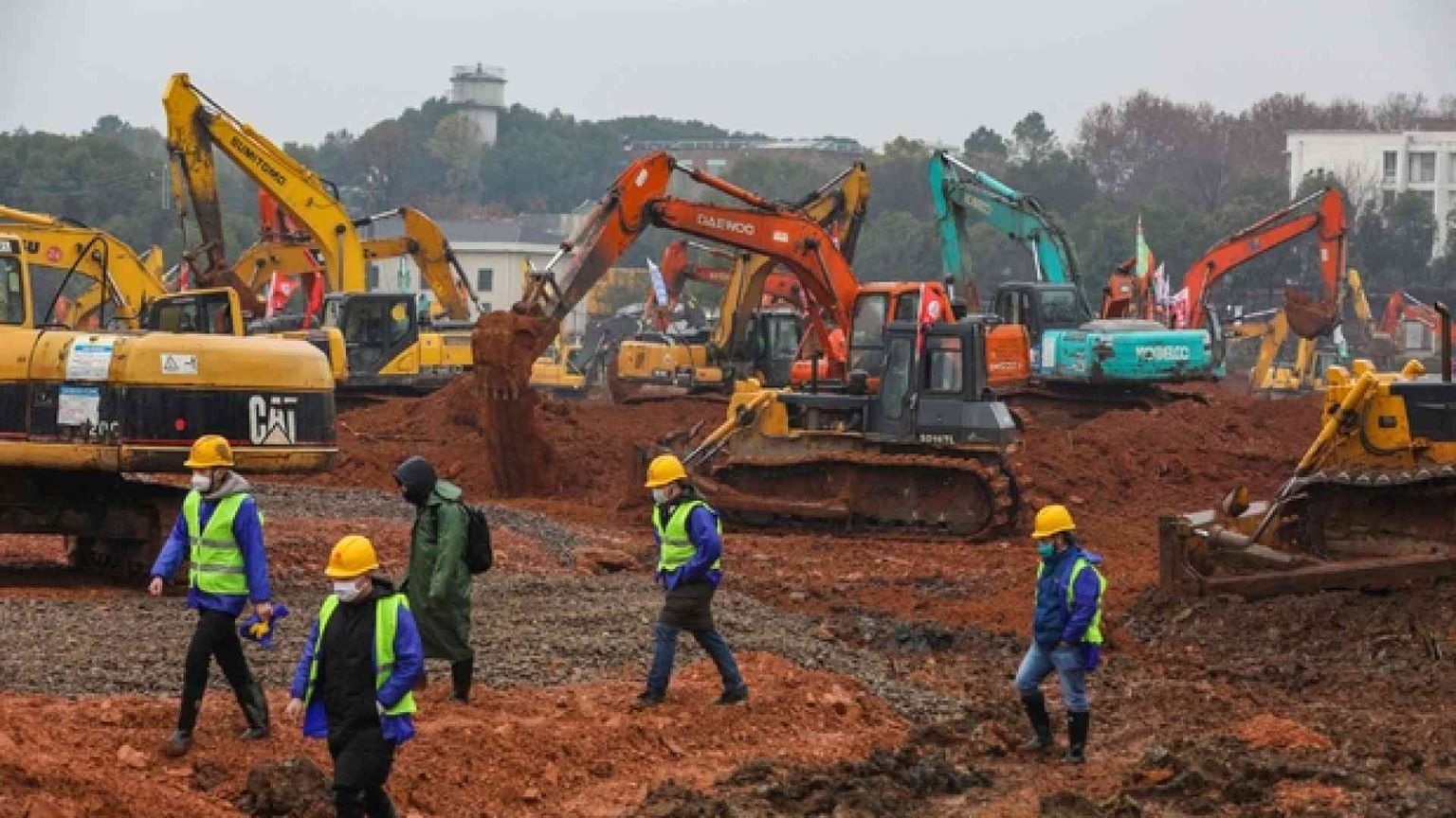 Un ospedale da record: con mille posti letto sarà pronto in dieci giorni a Wuhan