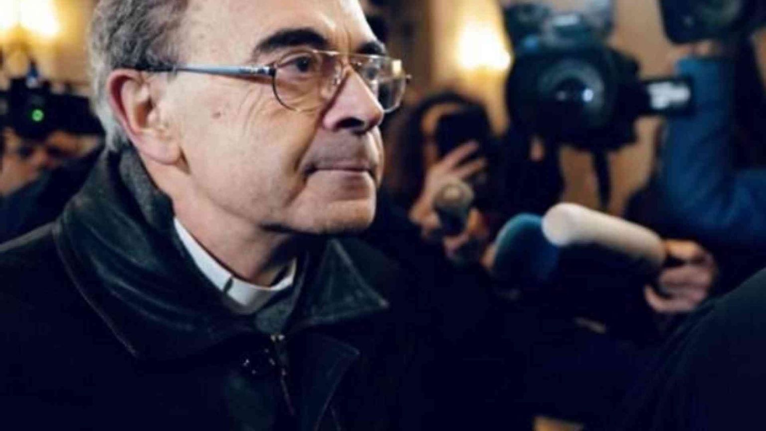 Abusi, il cardinale Barbarin assolto in appello