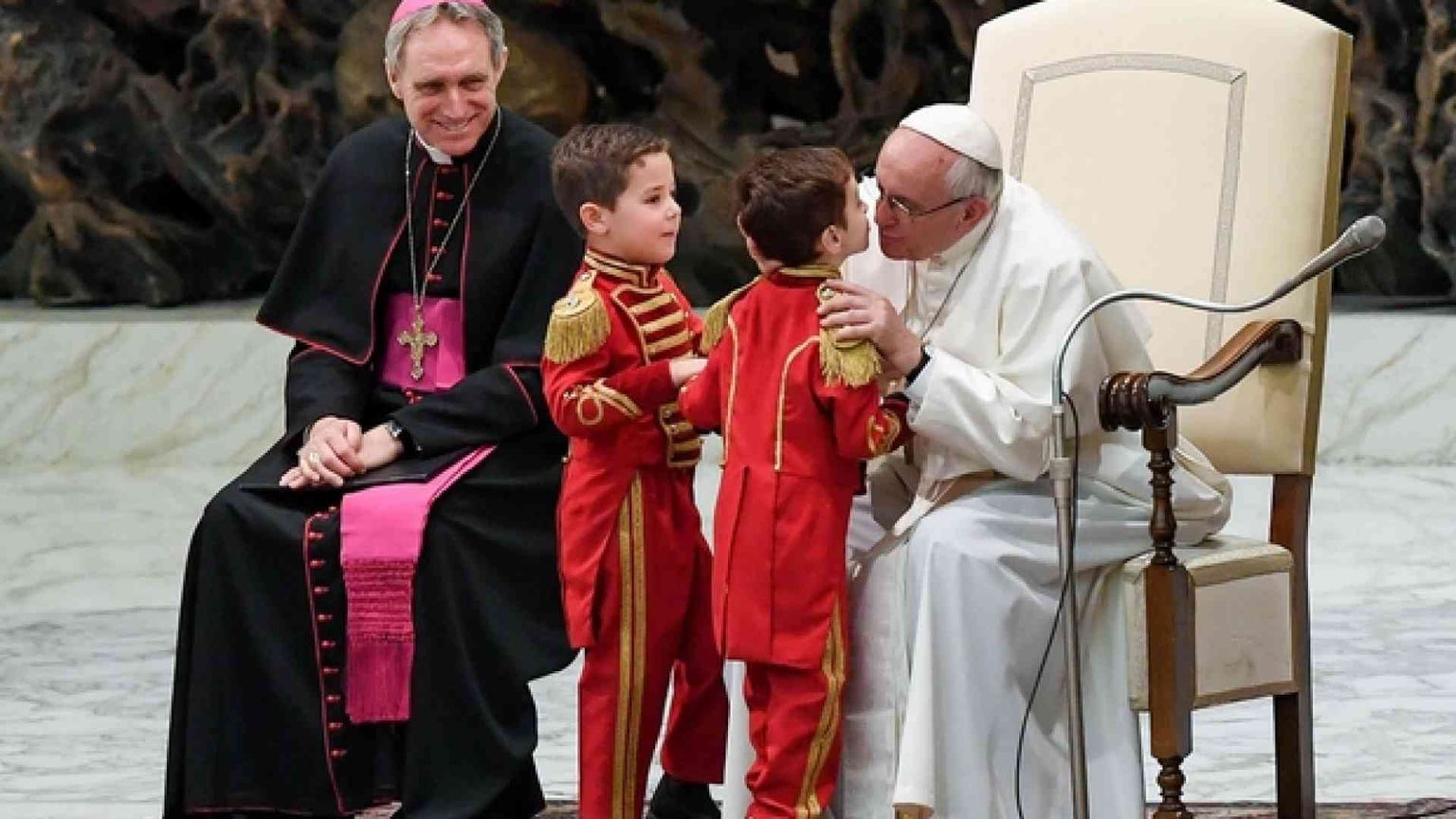La Sala stampa smentisce un congedo di monsignor Georg Gänswein