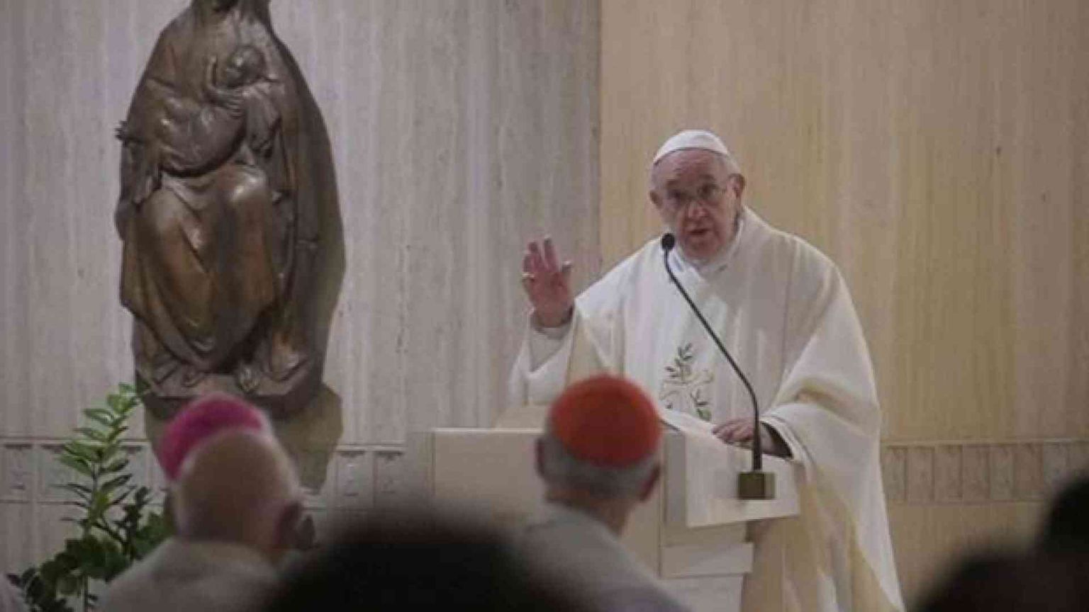 Il Papa: tenere nel cuore chi ci accompagna nel cammino della vita