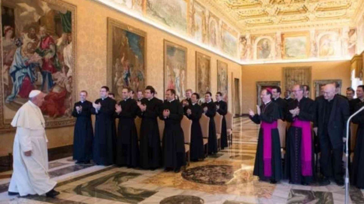 Il Papa: un anno in missione per i futuri diplomatici della Santa Sede