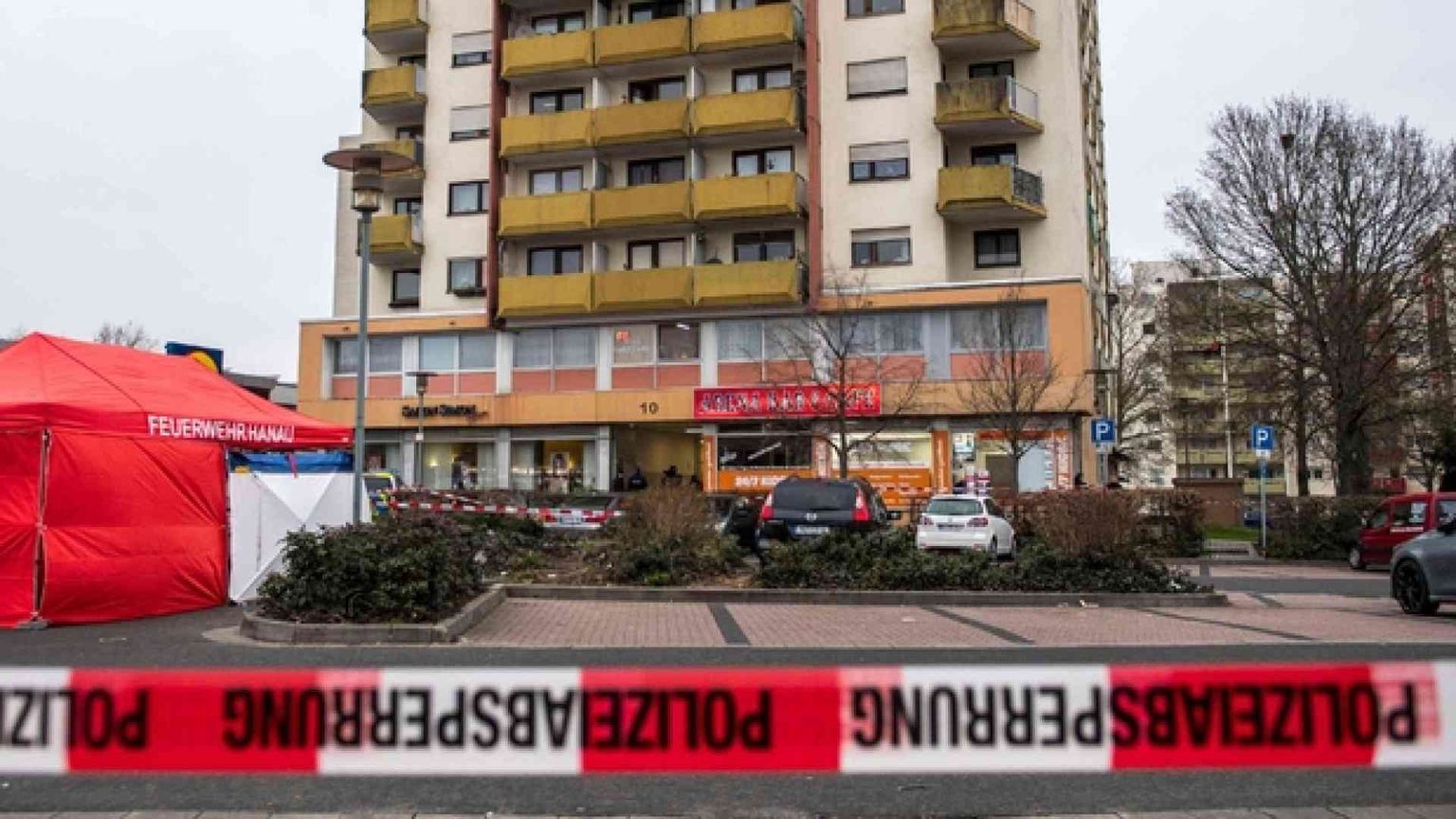 Killer di estrema destra uccide 10 persone e si suicida. «Strage xenofoba»