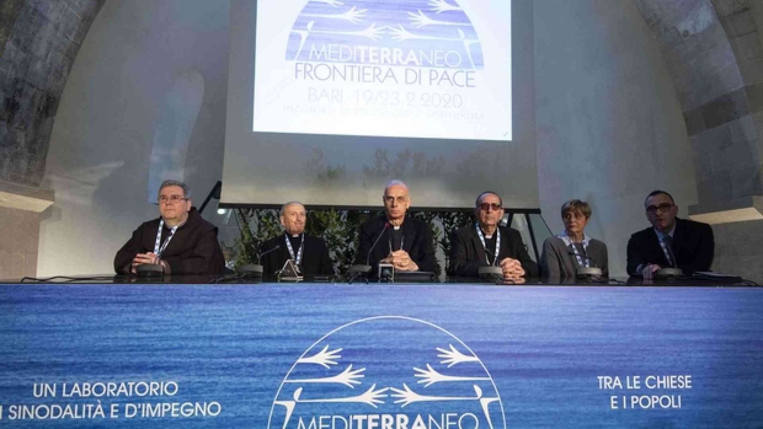 I vescovi: "Dal Mediterraneo una fede di popolo utile all'Europa"