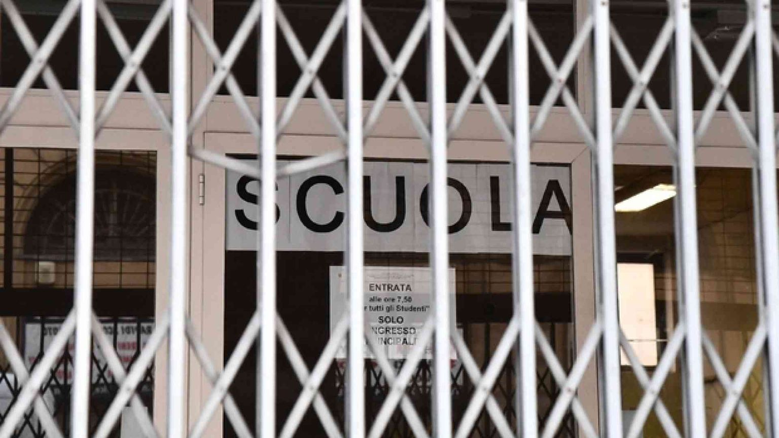 Notizie false sul coronavirus e dintorni, un contagio infinito