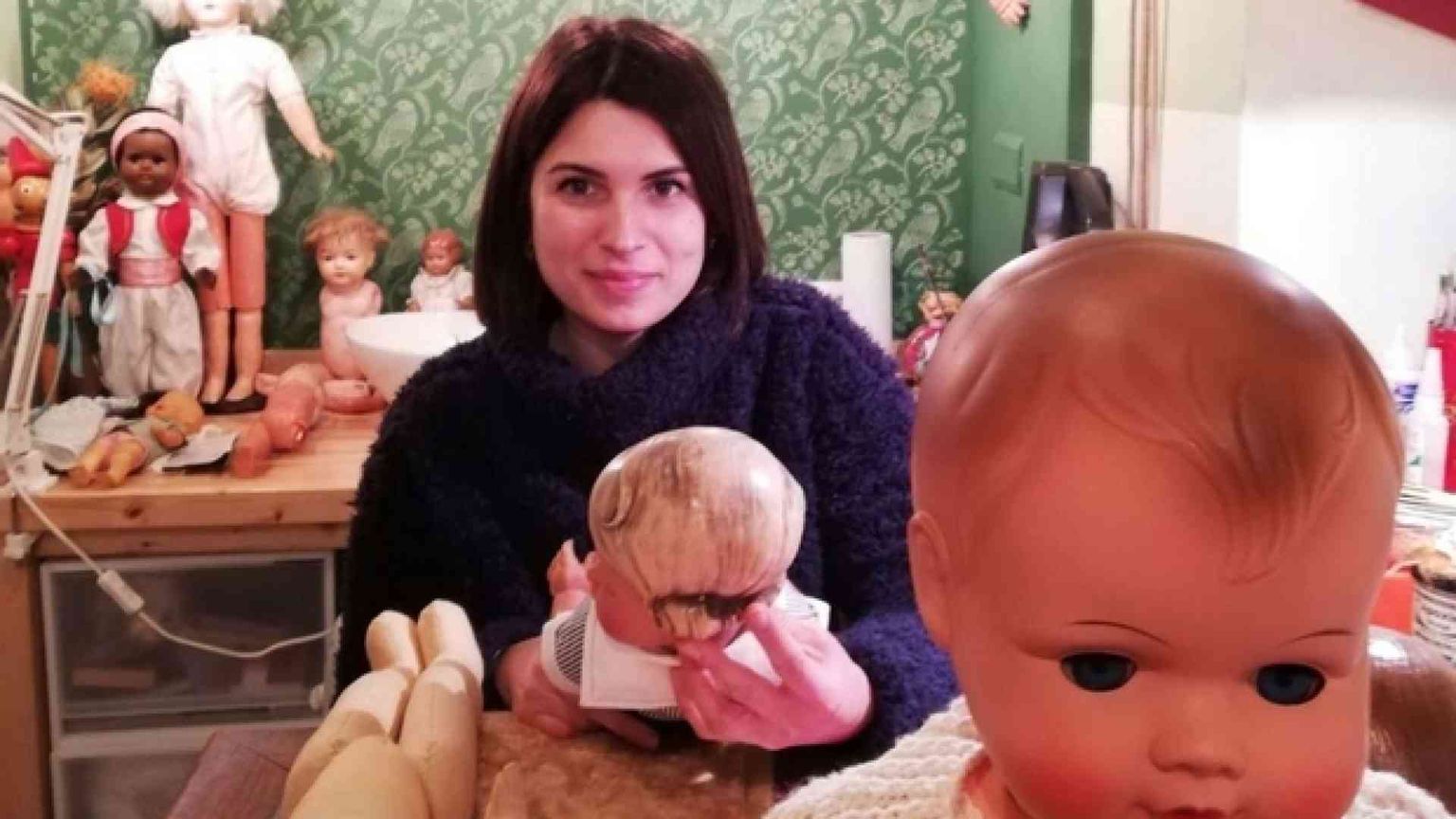 Greta, che «guarisce» le bambole