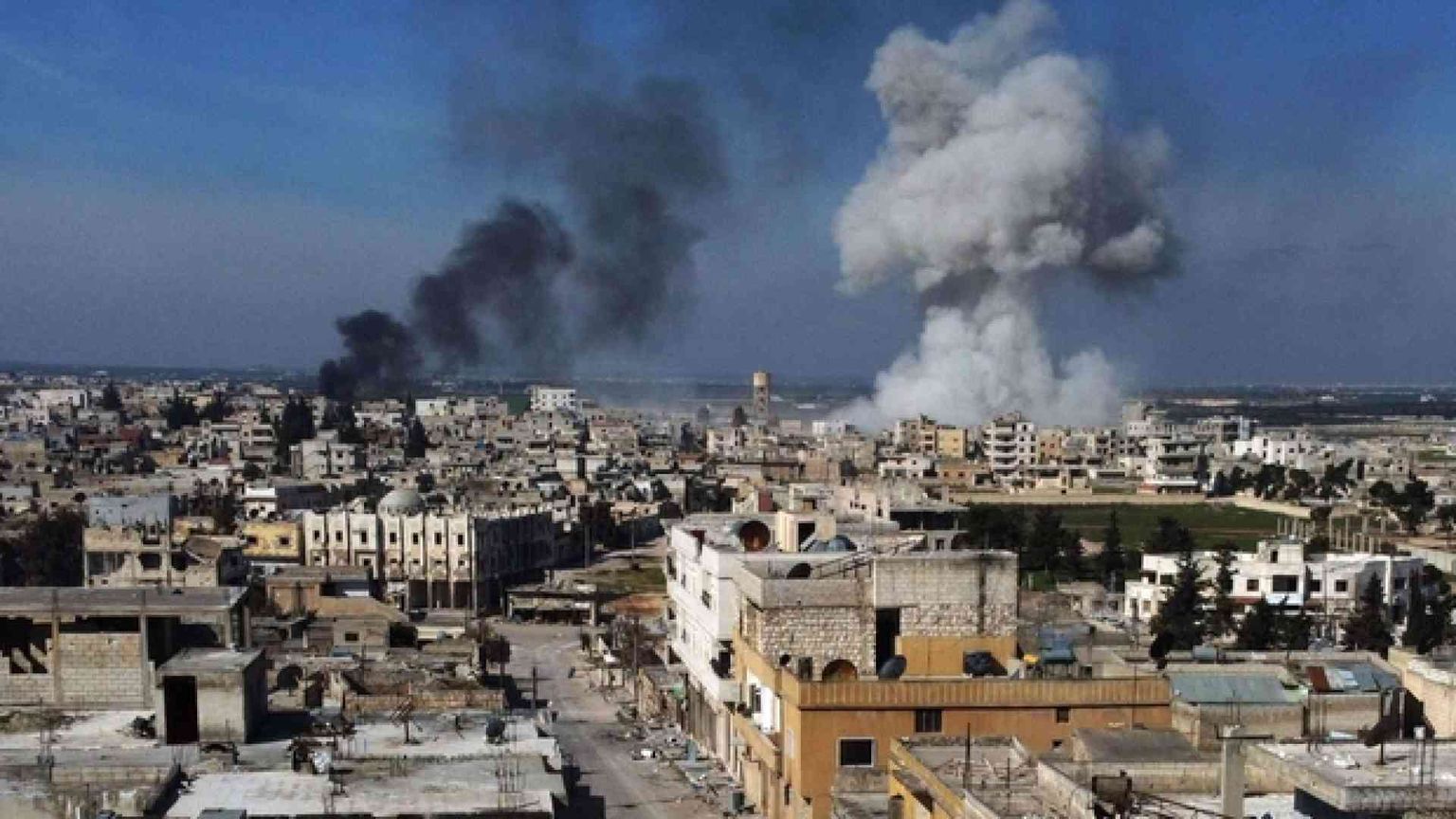 Bombardate 10 scuole a Idlib. «Uccisi in un raid 34 soldati turchi»
