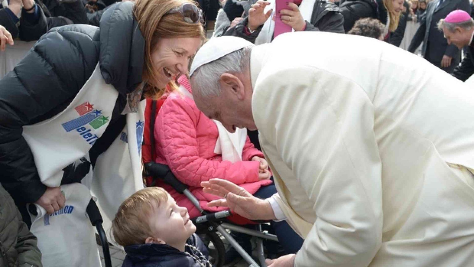 Malattie rare, corsa a ostacoli per 325mila. Il Papa: per loro vita piena