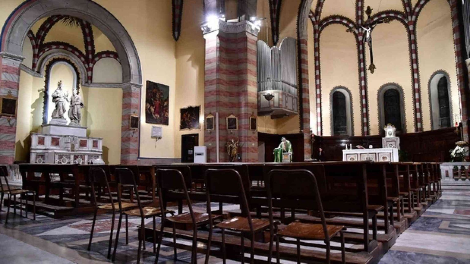 La Cei: Messe possibili in aree non a rischio