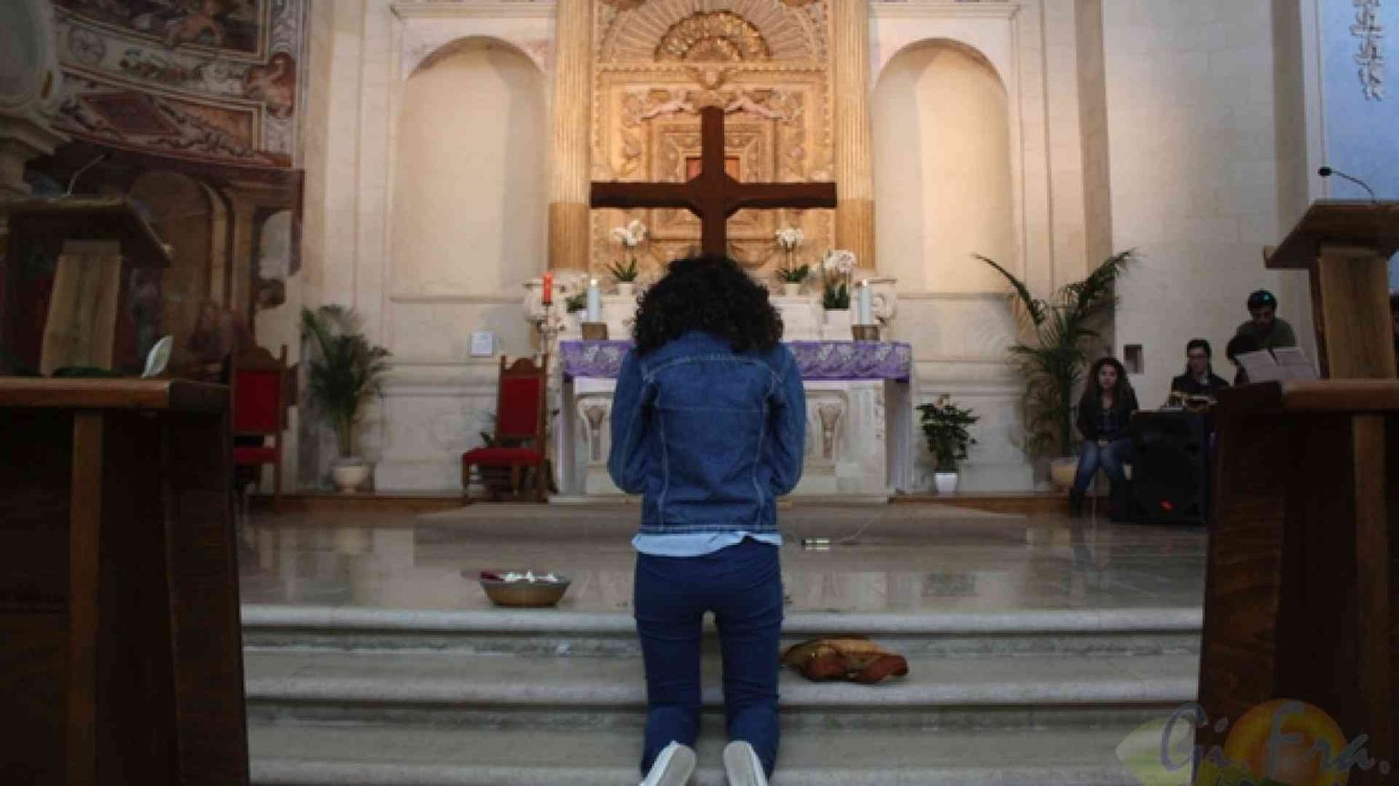 Il cardinale Bassetti: preghiamo per l'Italia. Anche in famiglia