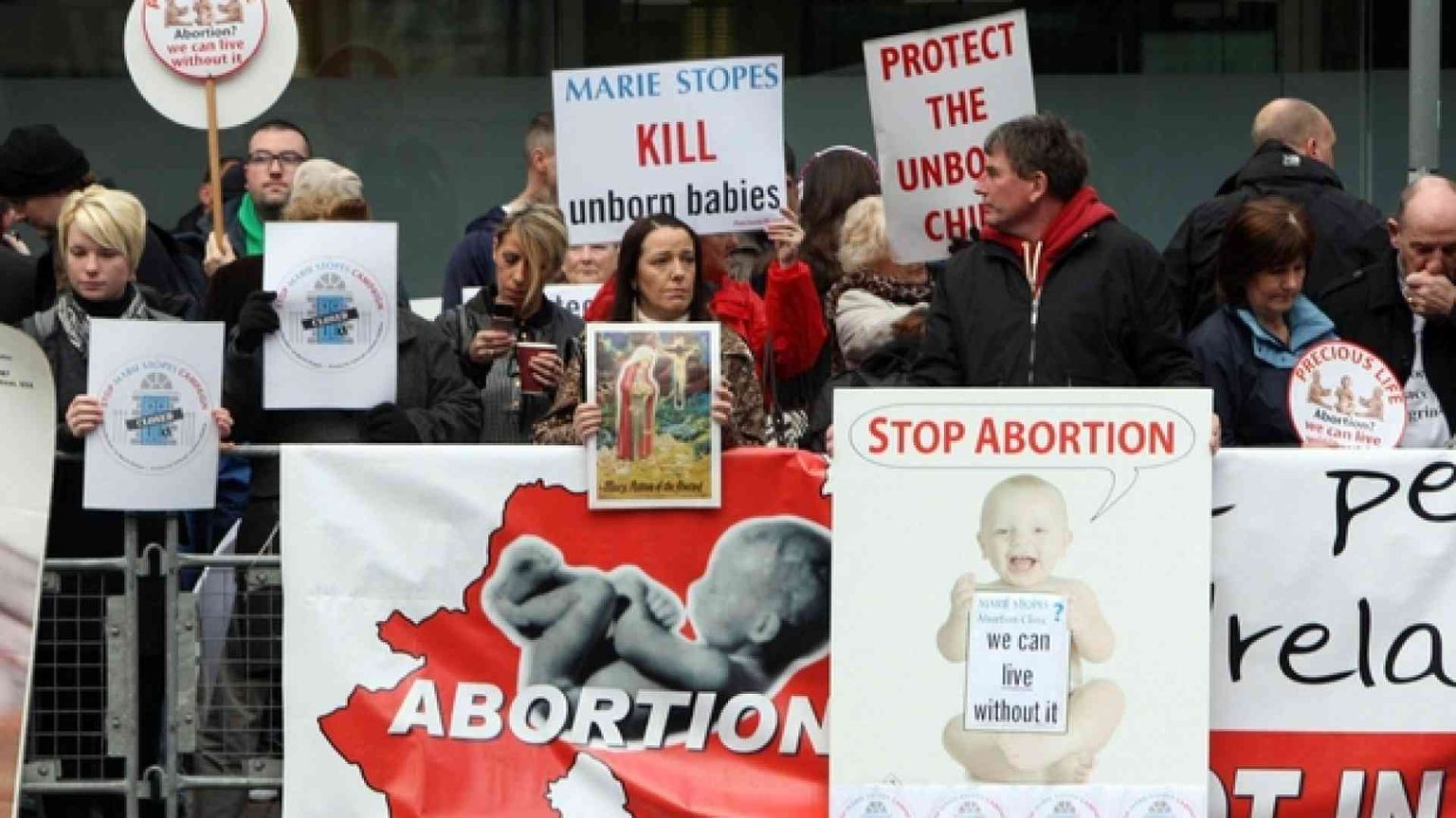 Aborti senza freni, in particolare tra le ventenni: uno ogni 4 gravidanze