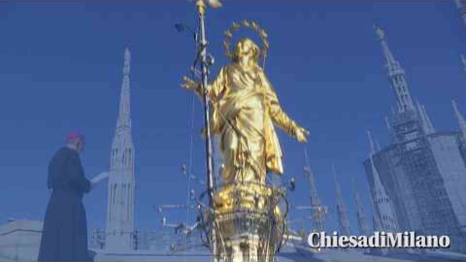 La preghiera di Delpini di fronte alla Madonnina per i milanesi e la diocesi