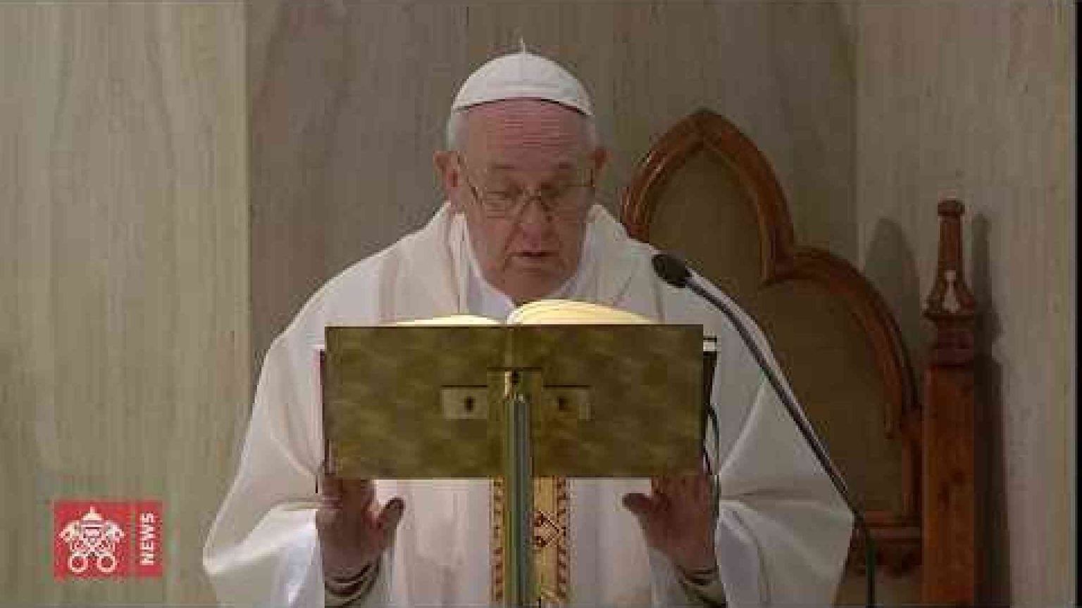 Il Papa prega per i carcerati e invita alla Comunione spirituale