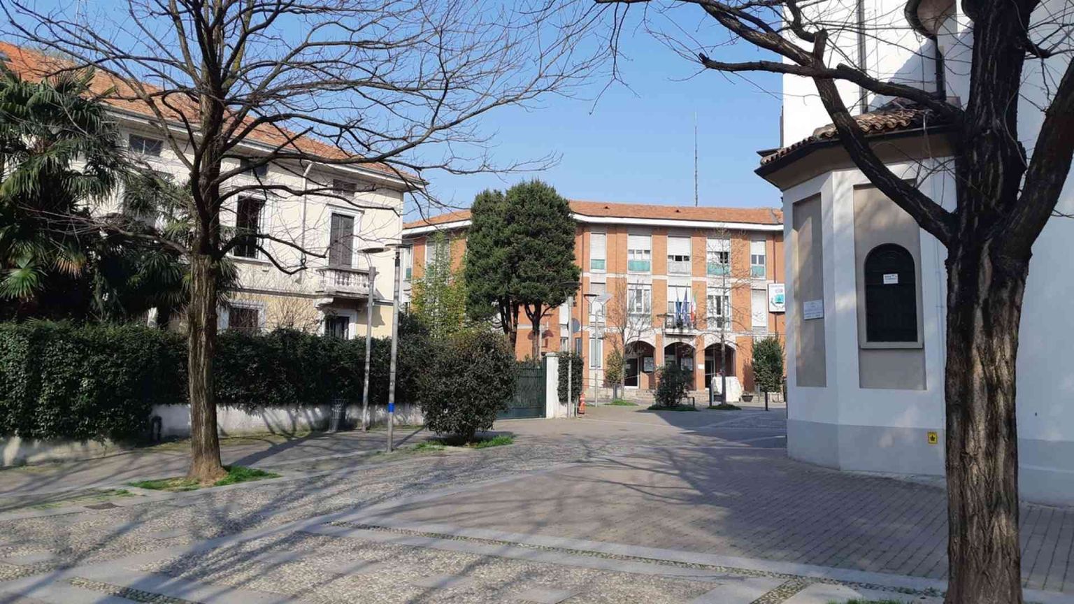 Viaggio a Bresso, il paese dove il "tutto chiuso" è già arrivato