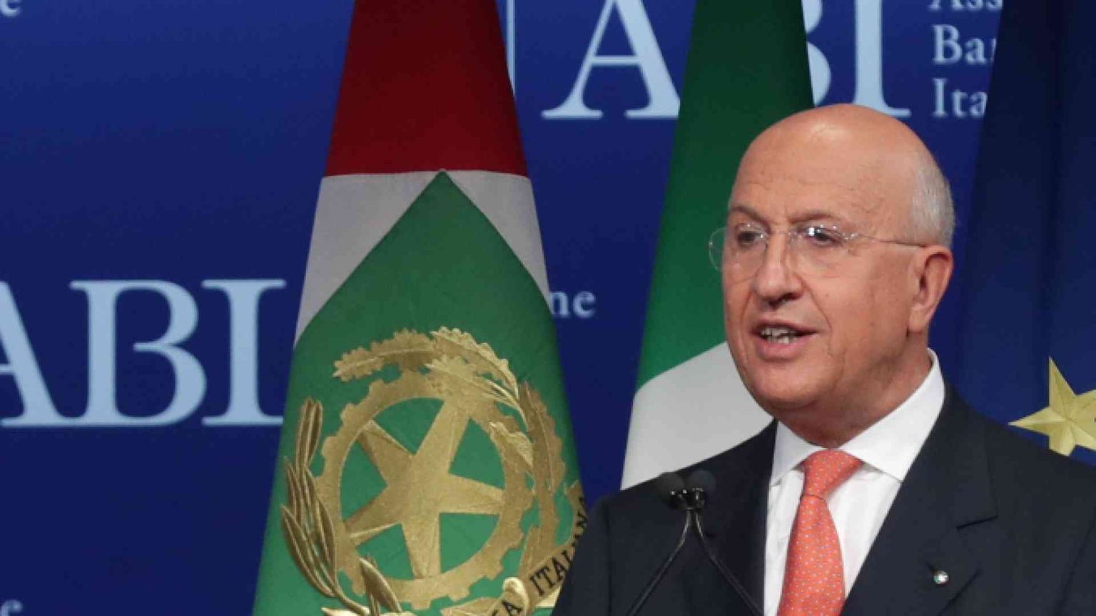 Patuelli (Abi): «Ora le premesse per la riscossa»