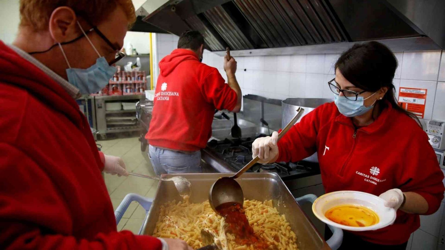 Allarme povertà, in aumento del 114 per cento. Ma crescono anche gli aiuti