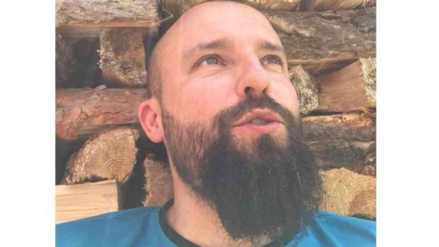 Così don Alessio torna in corsia come infermiere volontario