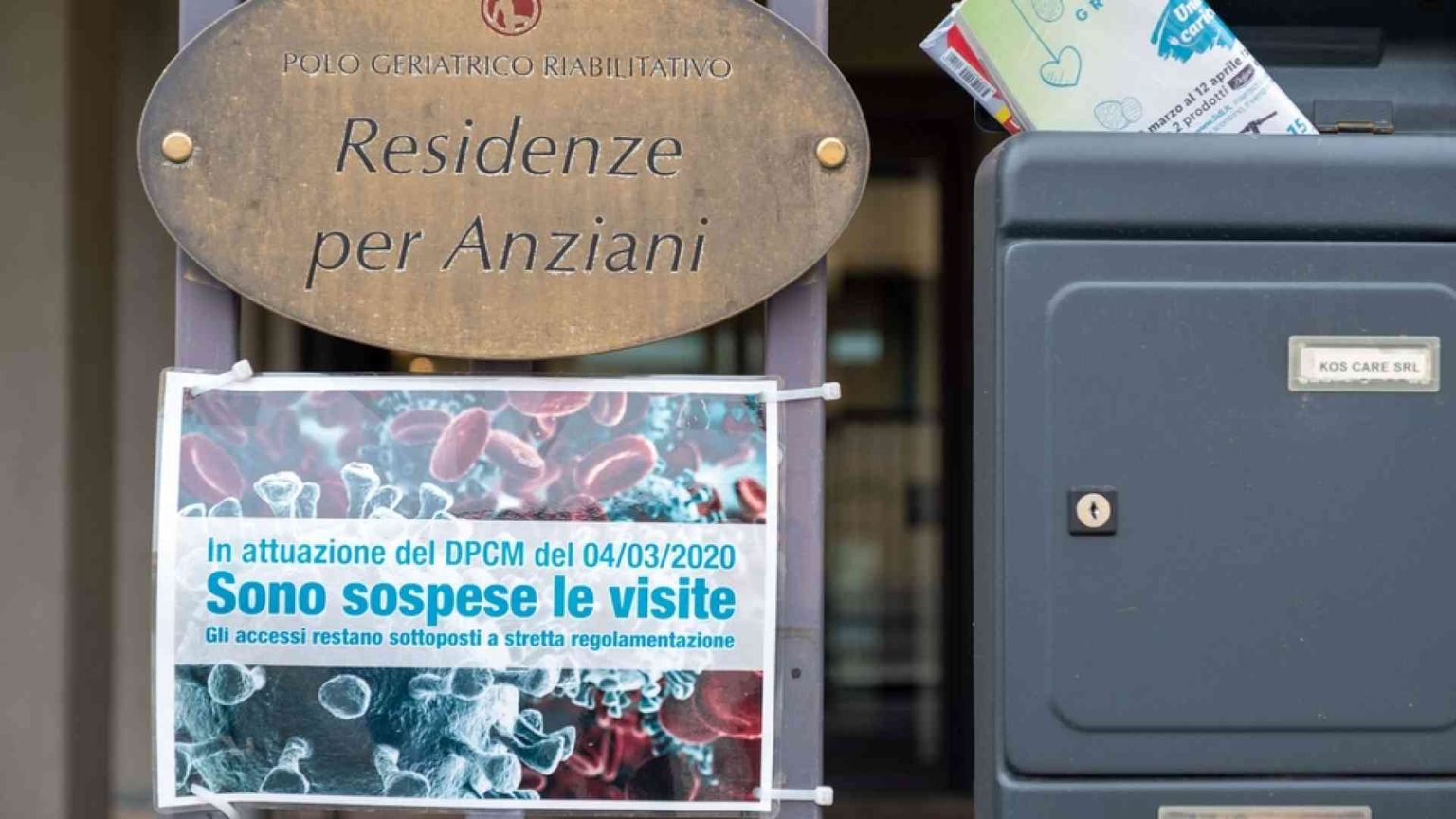 Anziani, le morti silenziose in casa e nelle residenze di cura