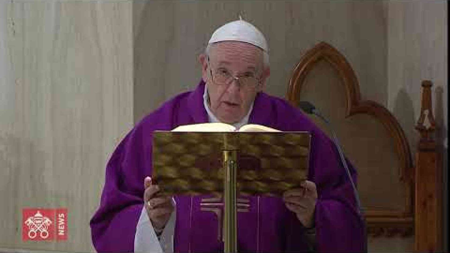 Il Papa prega per chi piange in questo tempo di afflizione