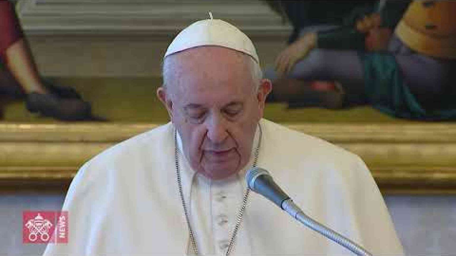 Papa: si fermino tutte le guerre. E parla dei detenuti nelle carceri affollate
