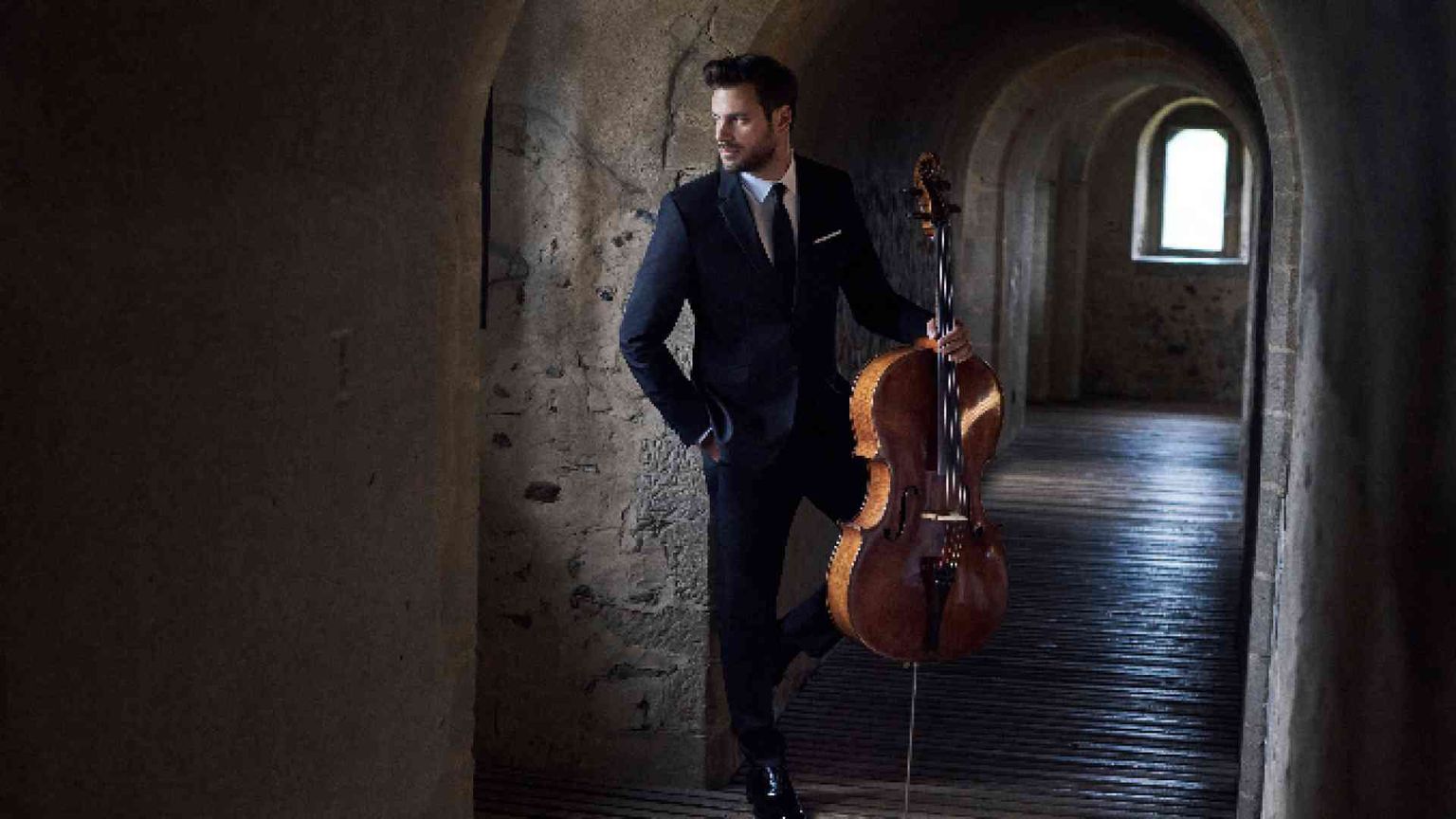 Hauser: «Prego per l'Italia e sogno di tornare a suonare nelle sue piazze»