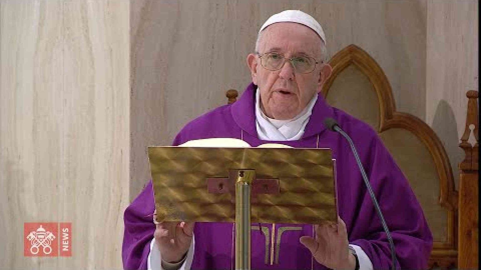 Il Papa prega per i detenuti e pensa ai poveri: in loro si identifica Gesù