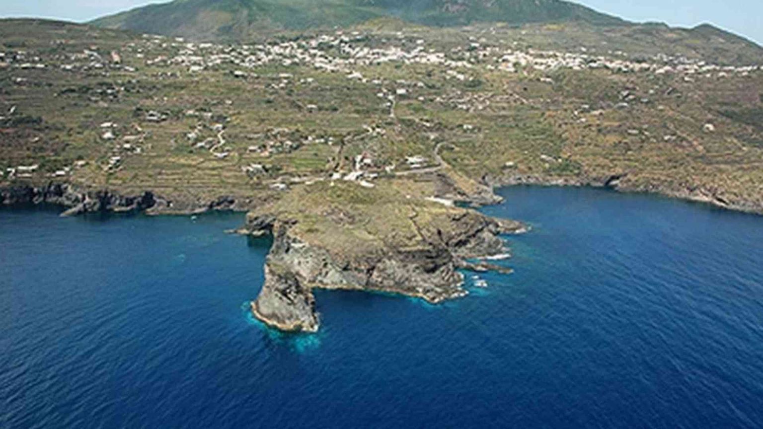Pantelleria, l'isola della vita senza coronavirus. Ma prudente