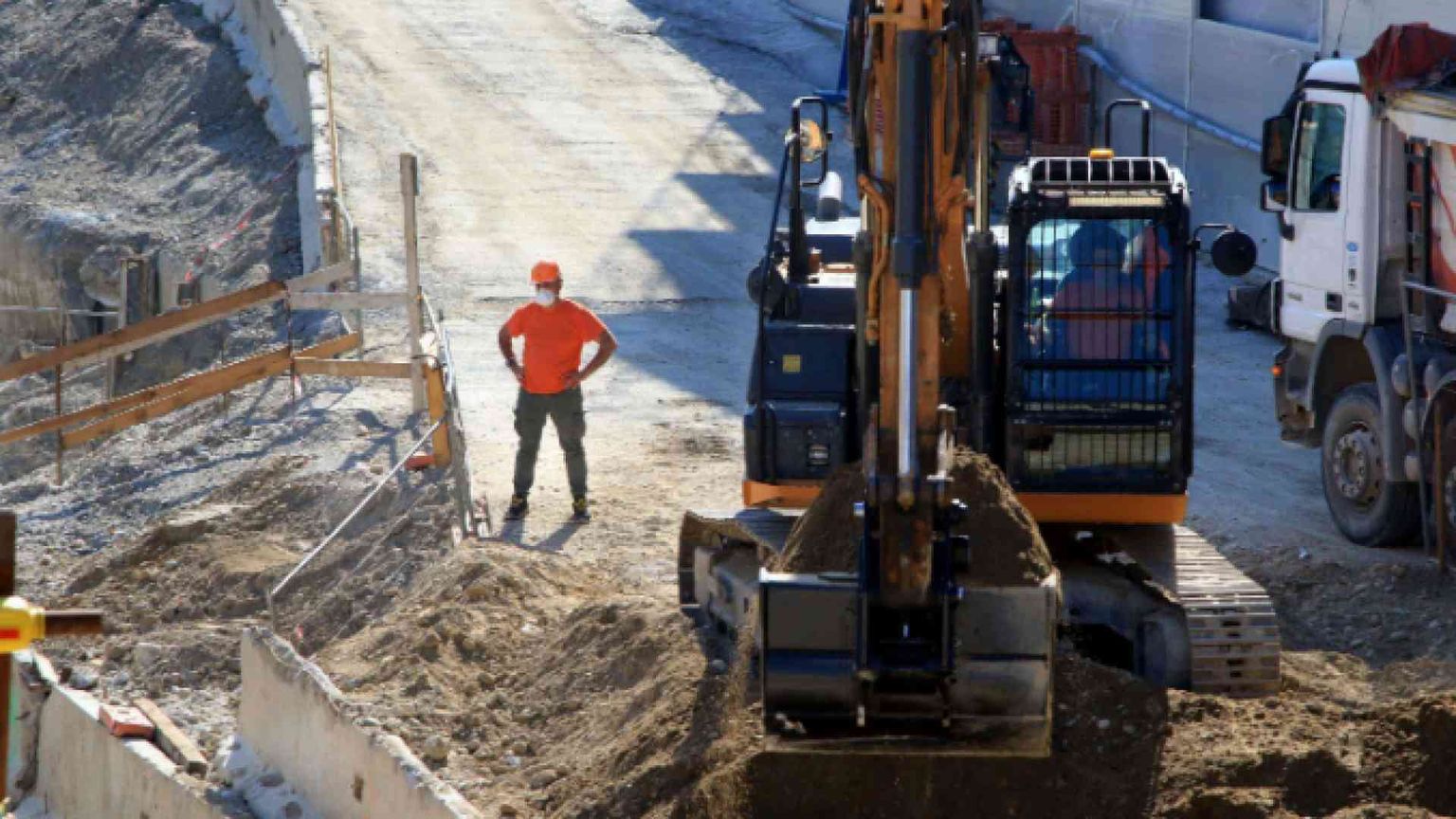 Un mese senza soldi: niente pagamenti, slitta tutto a maggio