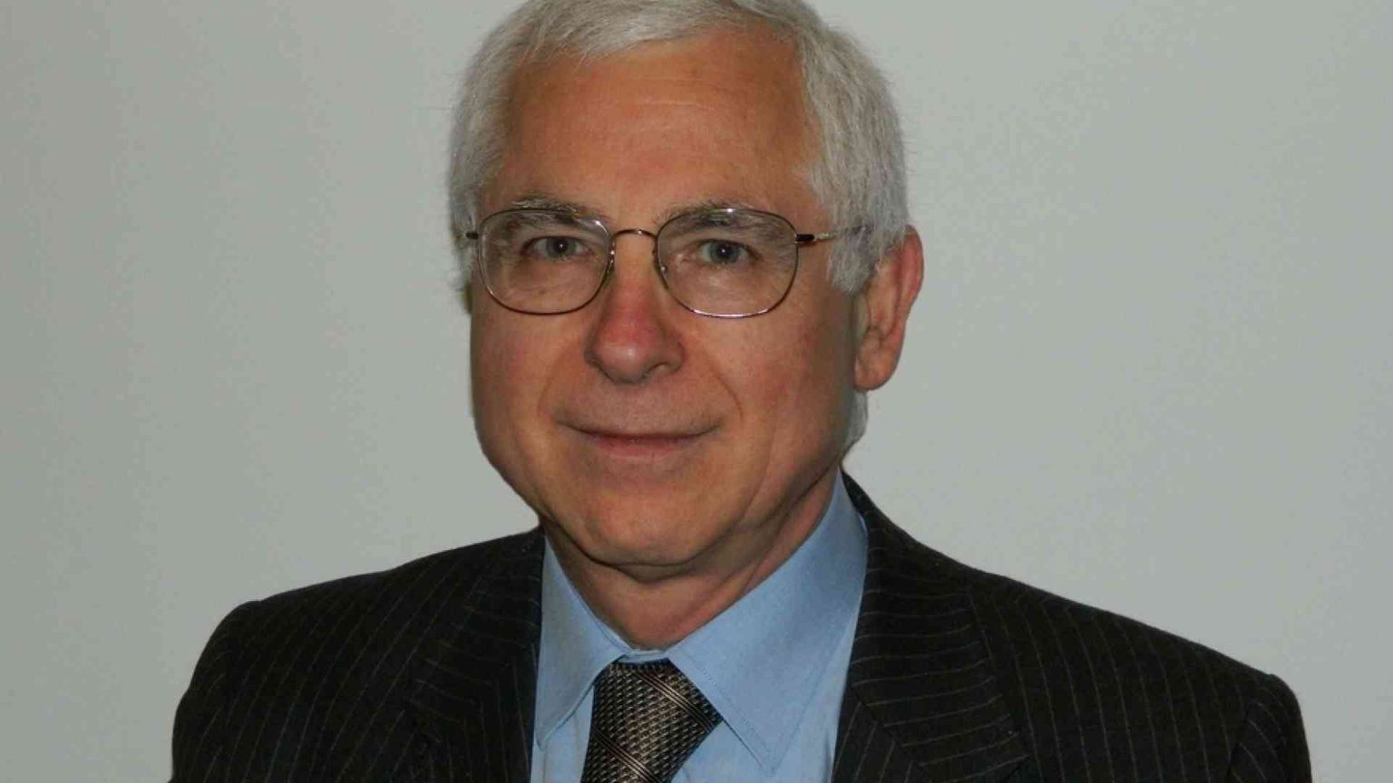 Bertagna: «Scuola, rientro a settembre? Più facile dicembre»