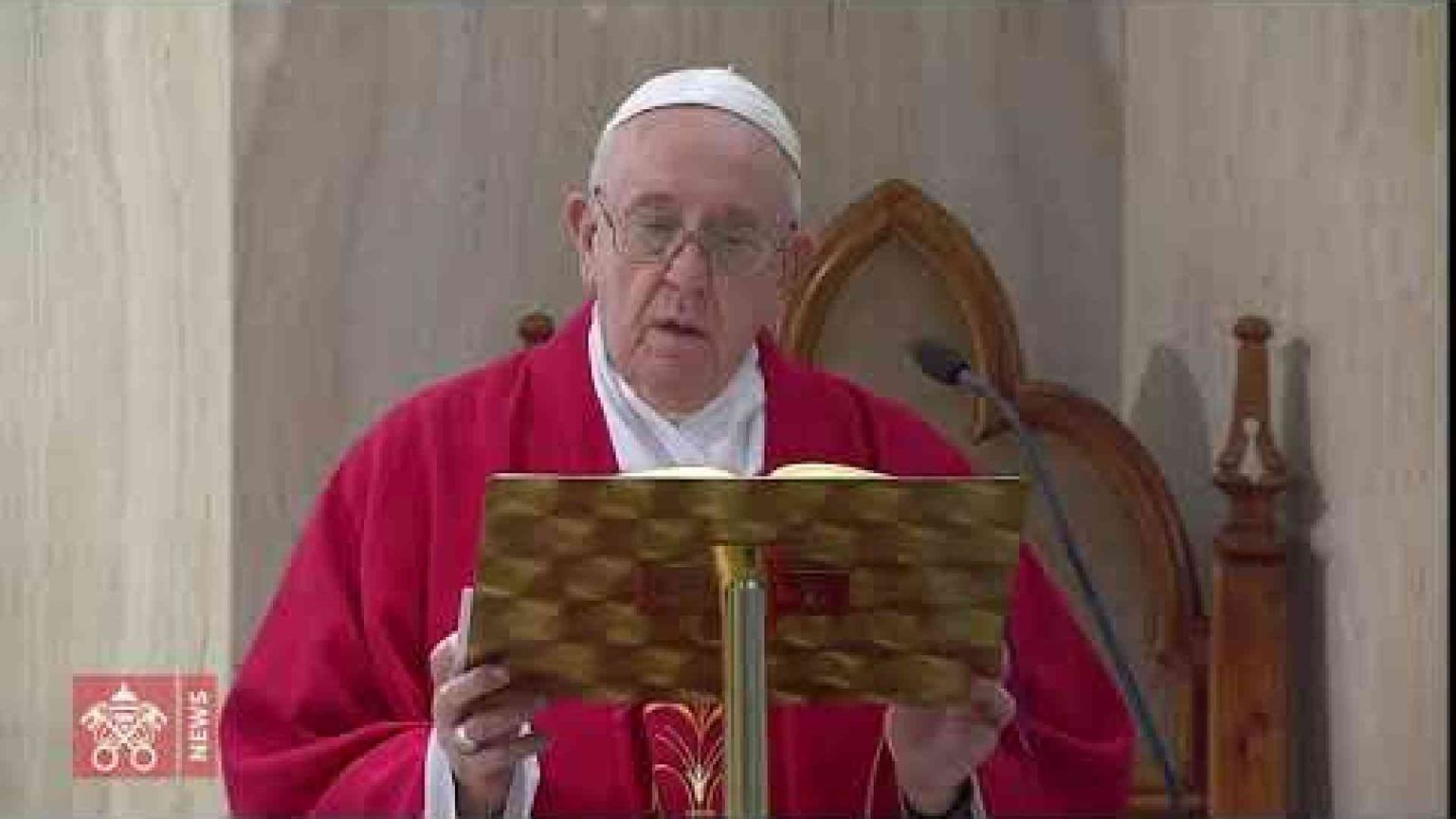 Il Papa prega per quanti svolgono servizi funebri.
