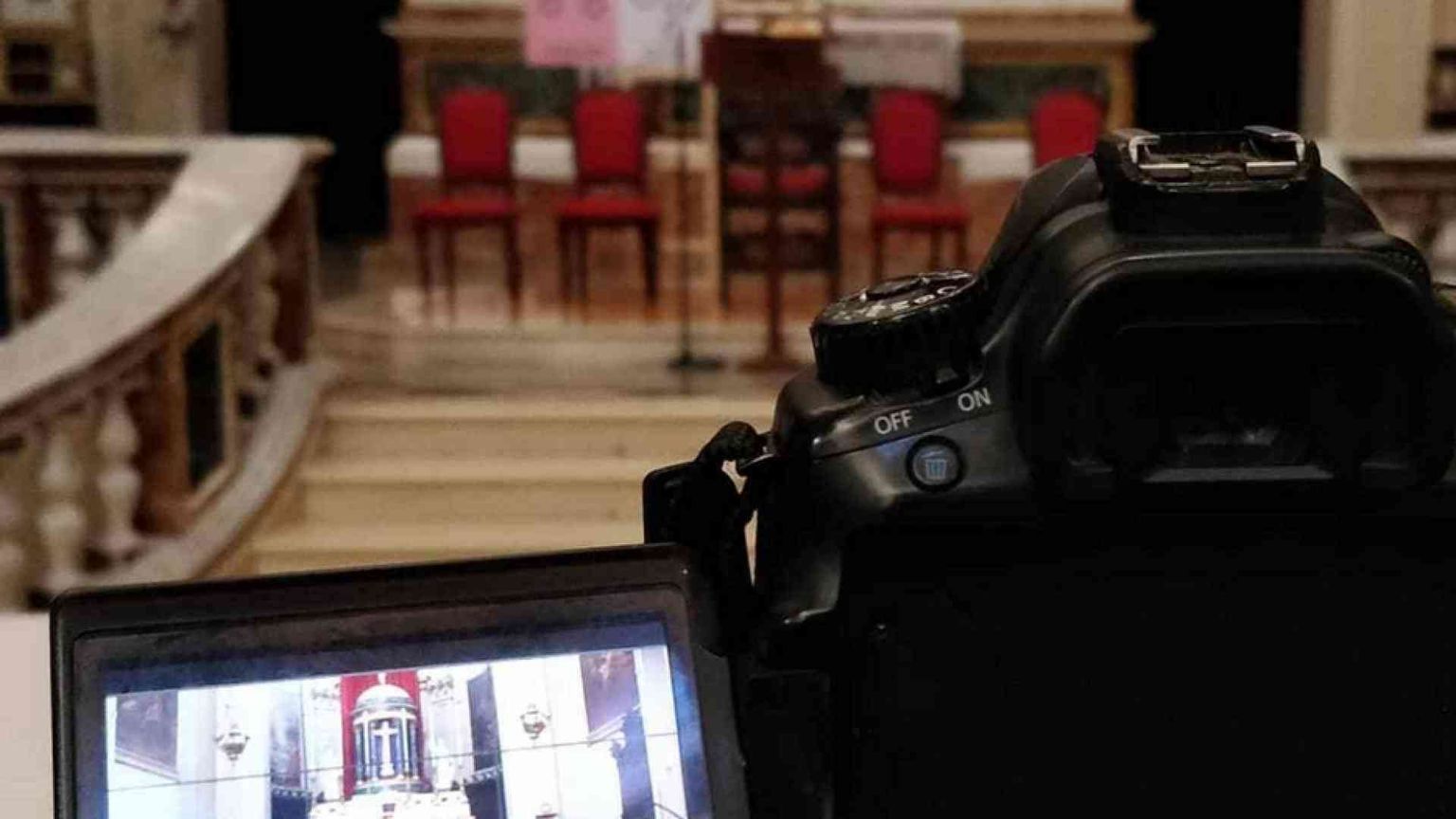 Messe con popolo ancora sospese, il disaccordo dei vescovi