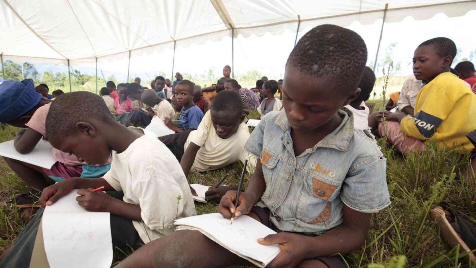 Aiuti e protezione: la missione della Chiesa a fianco degli sfollati interni