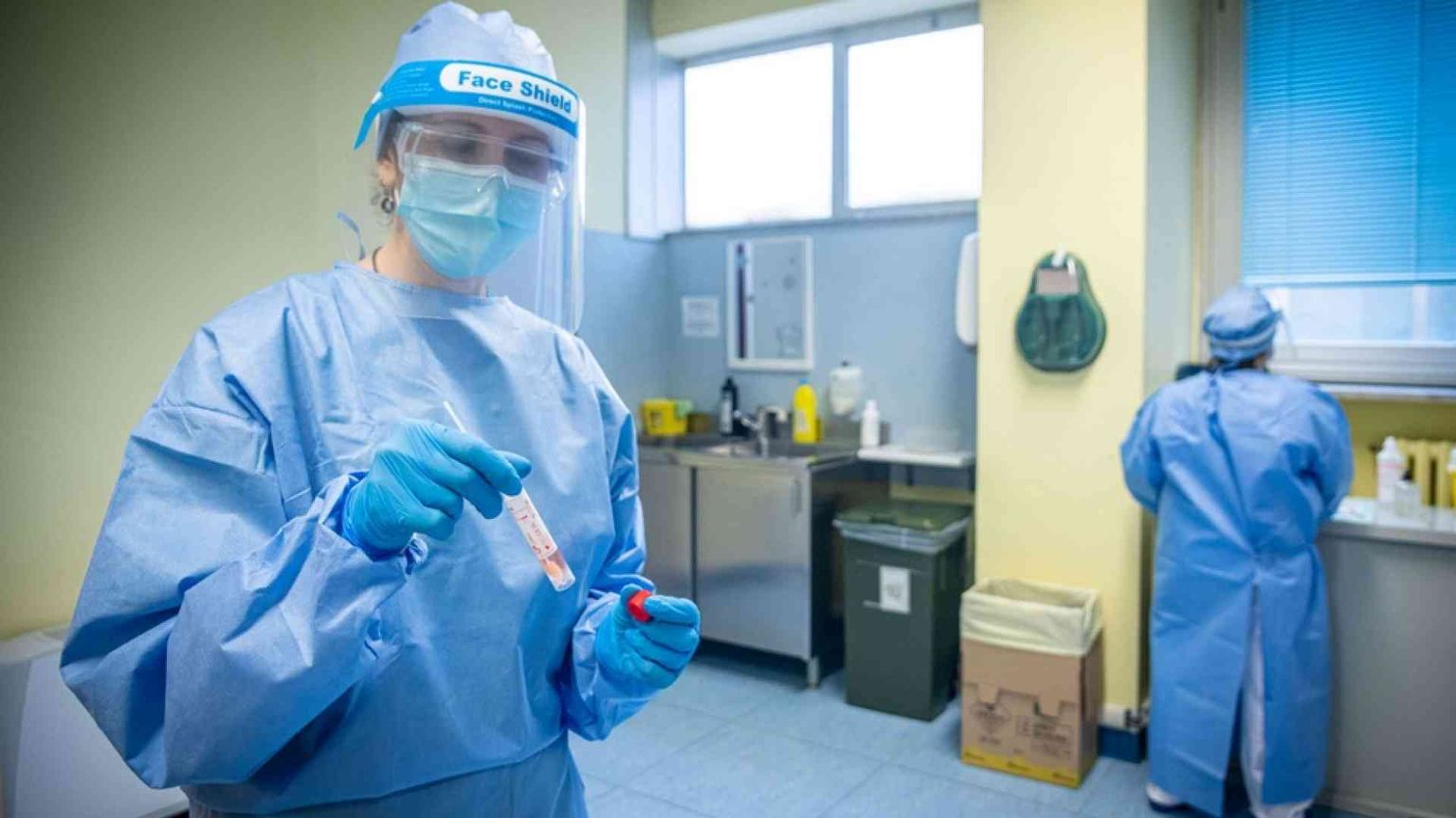 Dagli antivirali al plasma, così si cura il Covid (adesso anche a casa)