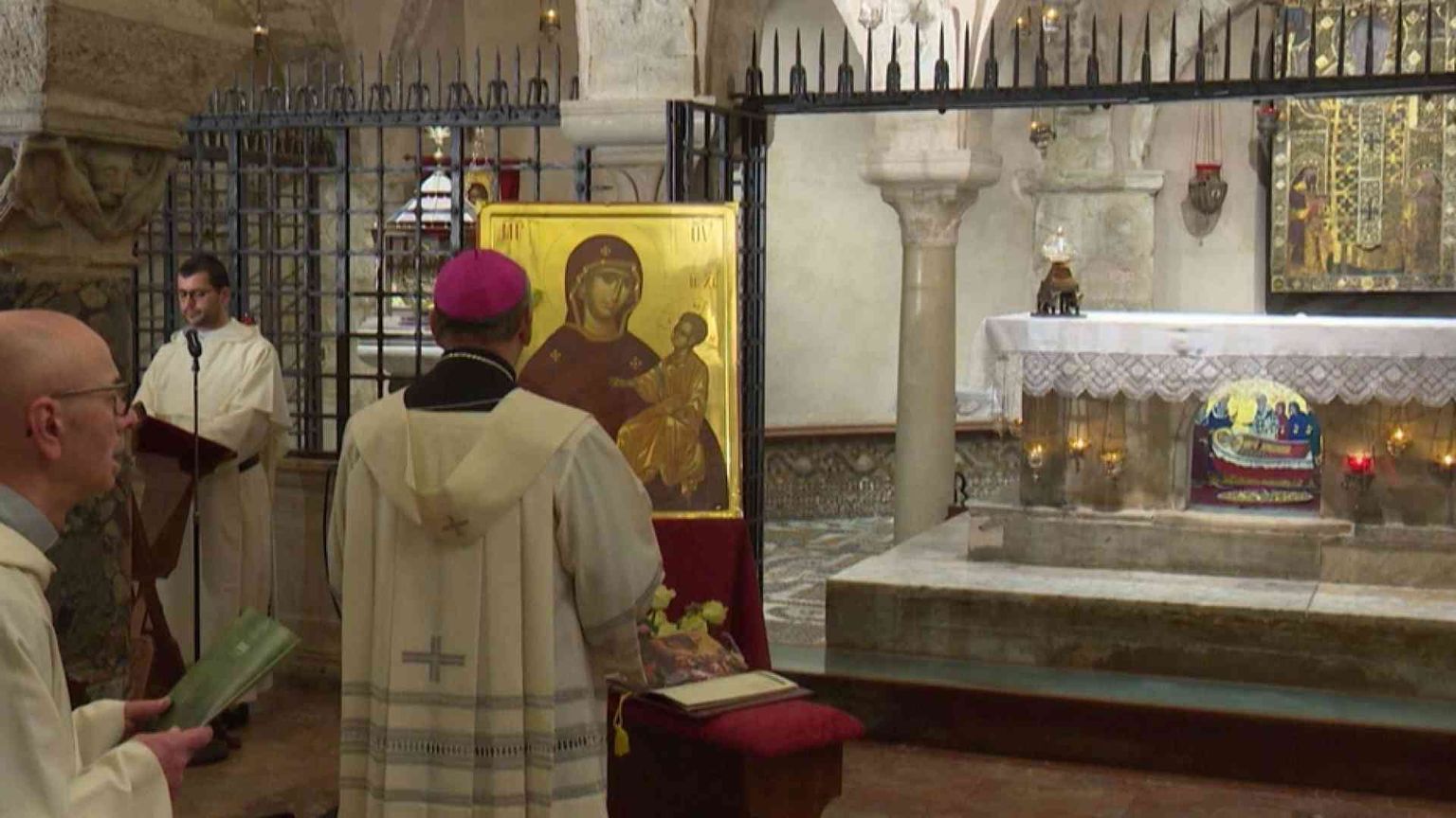 Il Rosario nel segno di san Nicola. Cacucci: si plachi la pandemia