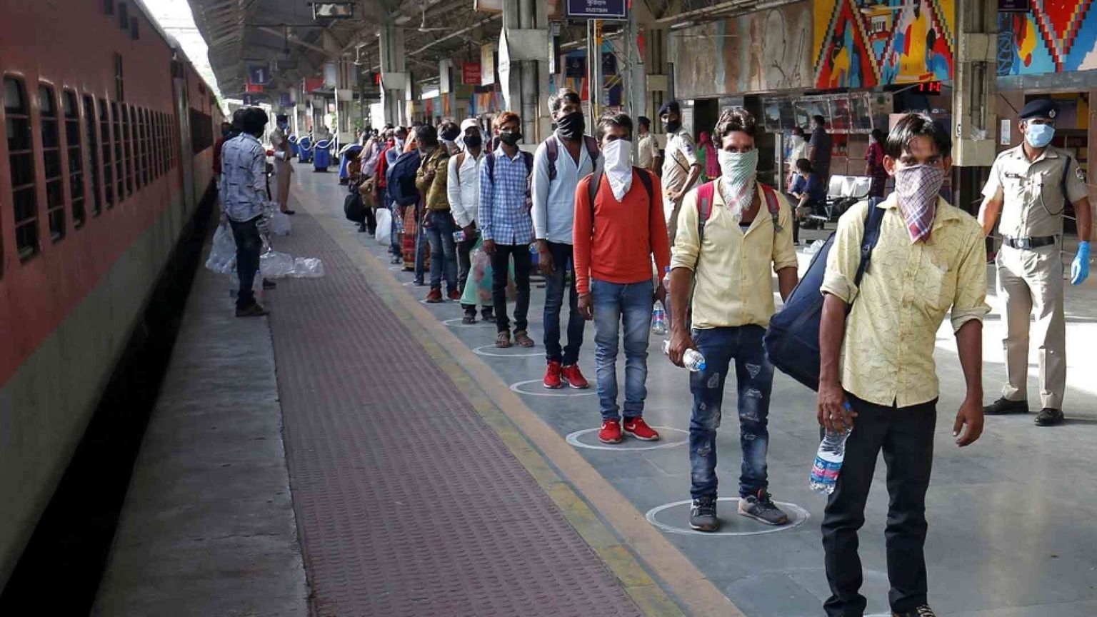 In India con il virus ora si cancellano i diritti dei lavoratori